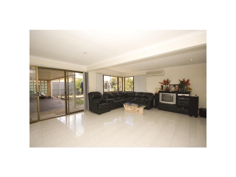 18 Wicklow Street, Salisbury Downs SA 5108