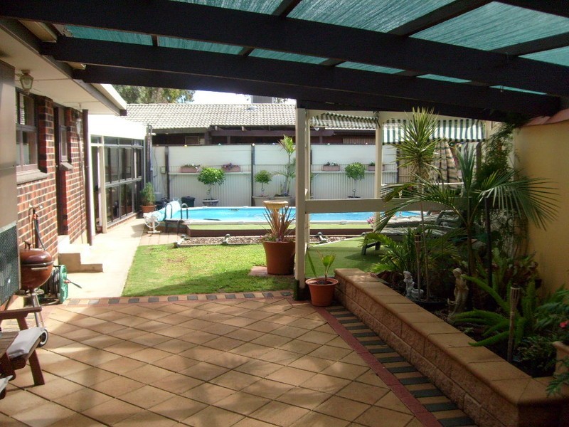 9 Camelot Drive, Paralowie SA 5108