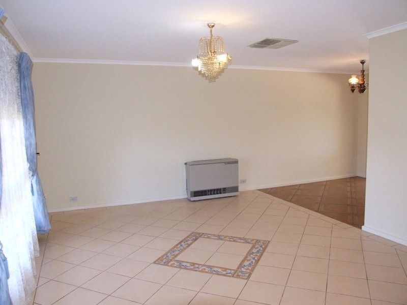 21 Shirley Avenue, Parafield Gardens SA 5107