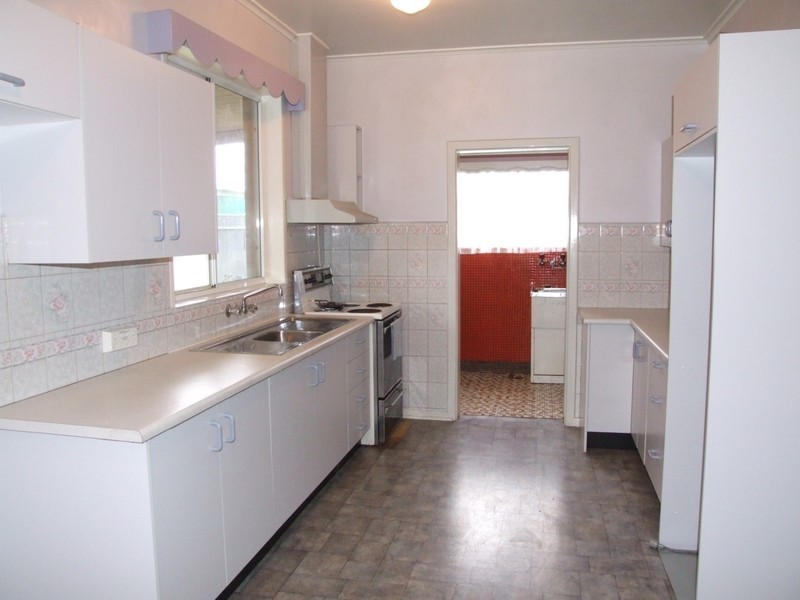 9 Jarvis Road, Elizabeth Vale SA 5112