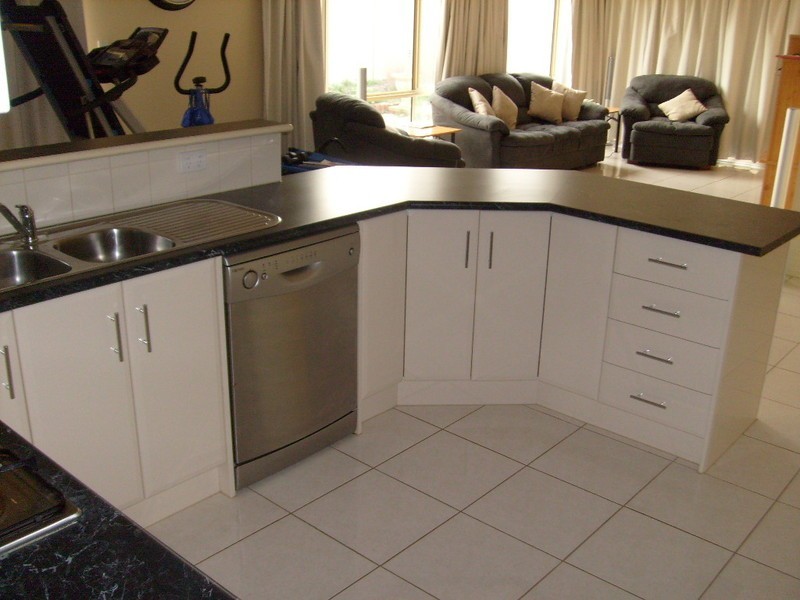 1 Kingborn Road, Parafield Gardens SA 5107