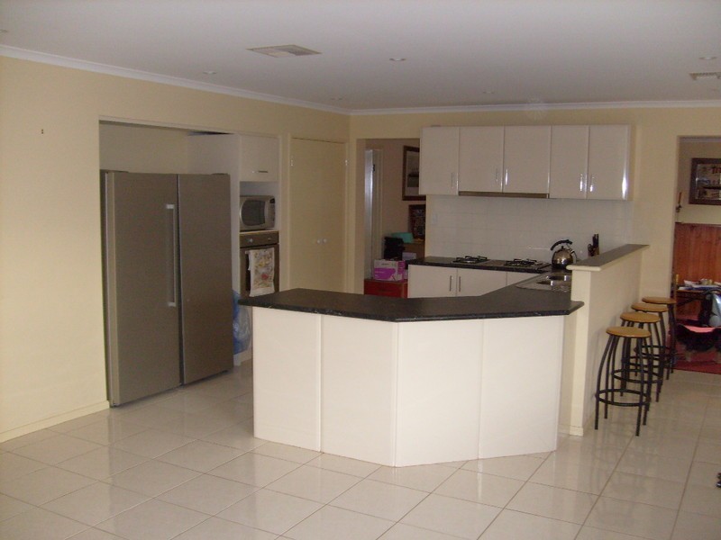 1 Kingborn Road, Parafield Gardens SA 5107