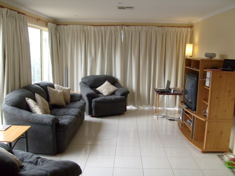 1 Kingborn Road, Parafield Gardens SA 5107