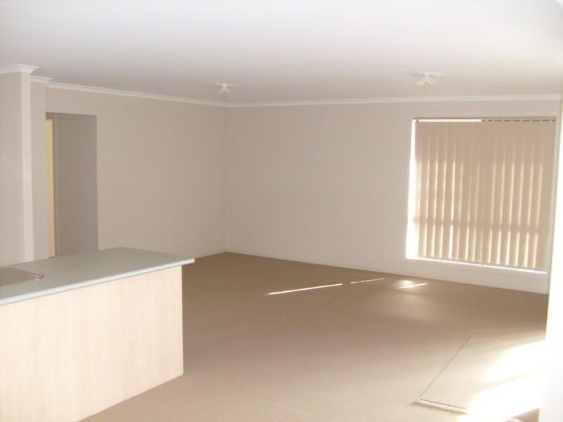 3 Wattlebird Drive, Burton SA 5110