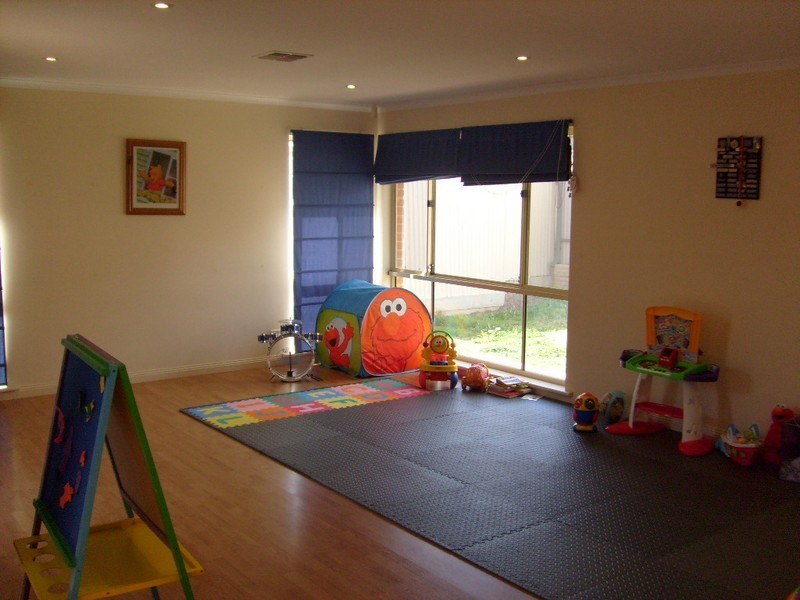 21 Falcon Crescent, Blakeview SA 5114