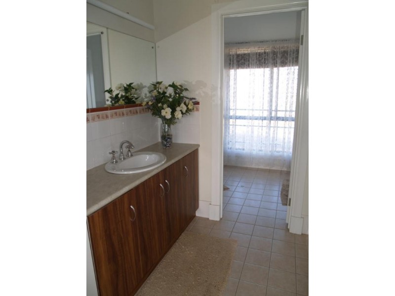 5 Sevastine Court, Lewiston SA 5501