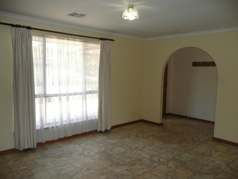 18 Raner Avenue, Parafield Gardens SA 5107