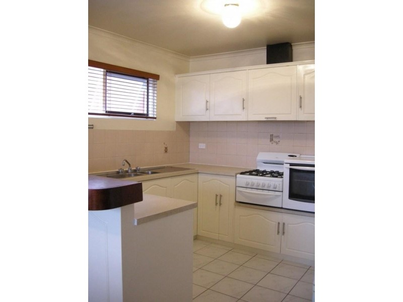 4/8 Hansen Court, West Lakes Shore SA 5020