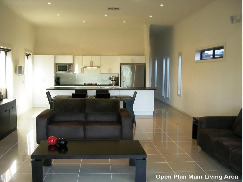 25C Clearview Crescent, Clearview SA 5085