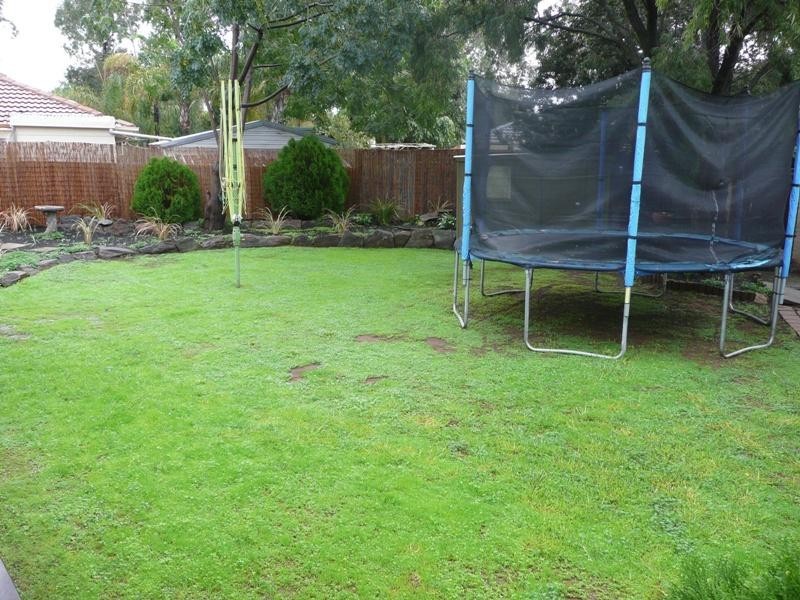 11 Francis Crescent, Salisbury Heights SA 5109