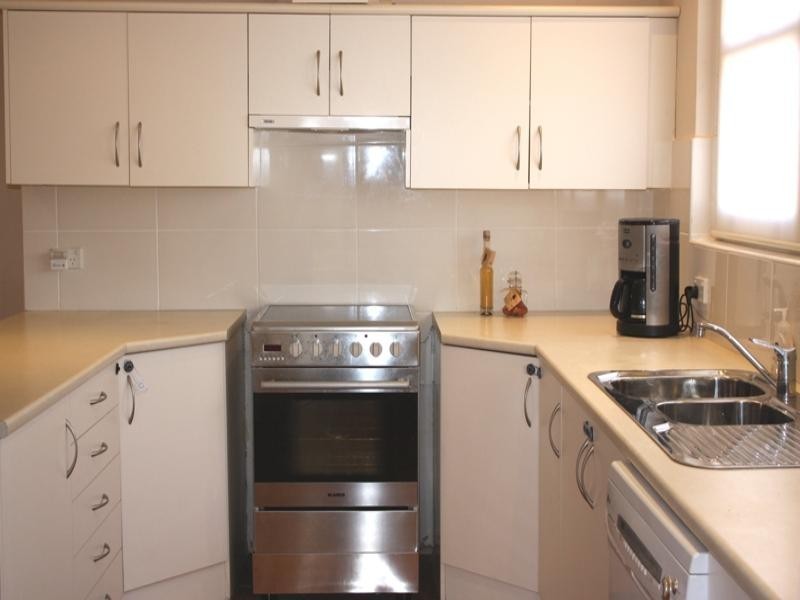 30 Selkirk Avenue, Clearview SA 5085