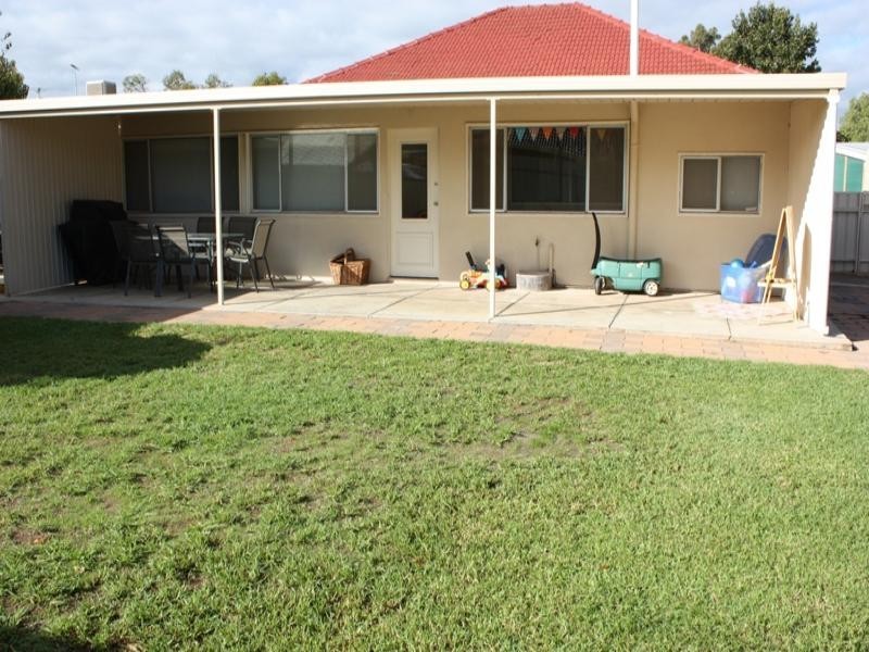 30 Selkirk Avenue, Clearview SA 5085