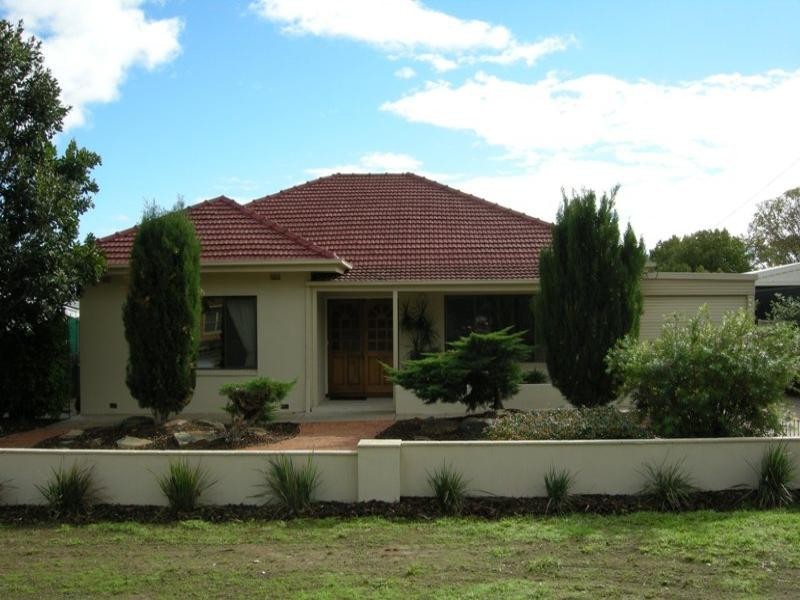 30 Selkirk Avenue, Clearview SA 5085