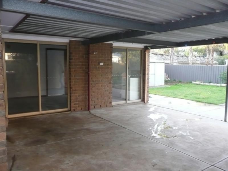 2 Joan Court, Burton SA 5110