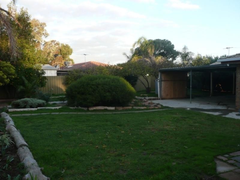 2 Joan Court, Burton SA 5110