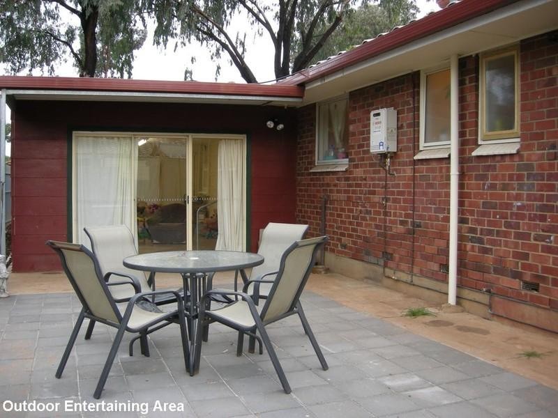 1 The Pines Grove, Paralowie SA 5108