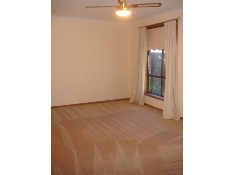 27 Japonica Crescent, Parafield Gardens SA 5107