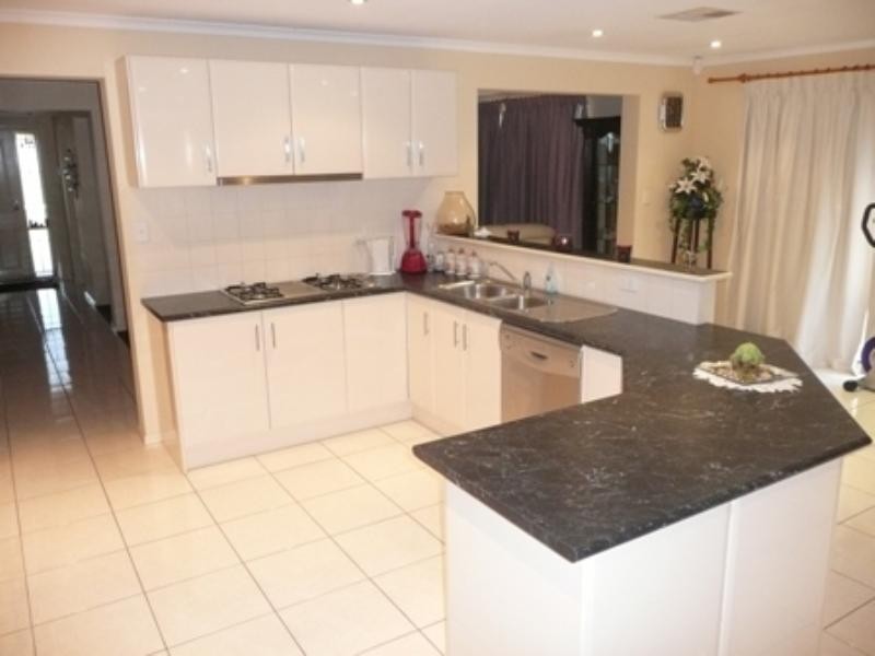 1 Kingborn Road, Parafield Gardens SA 5107