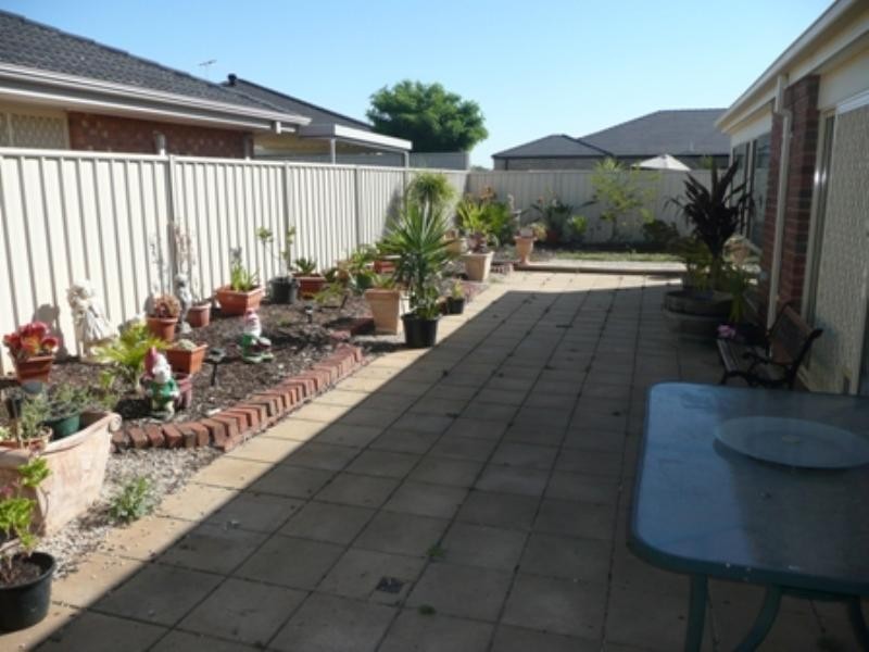 1 Kingborn Road, Parafield Gardens SA 5107