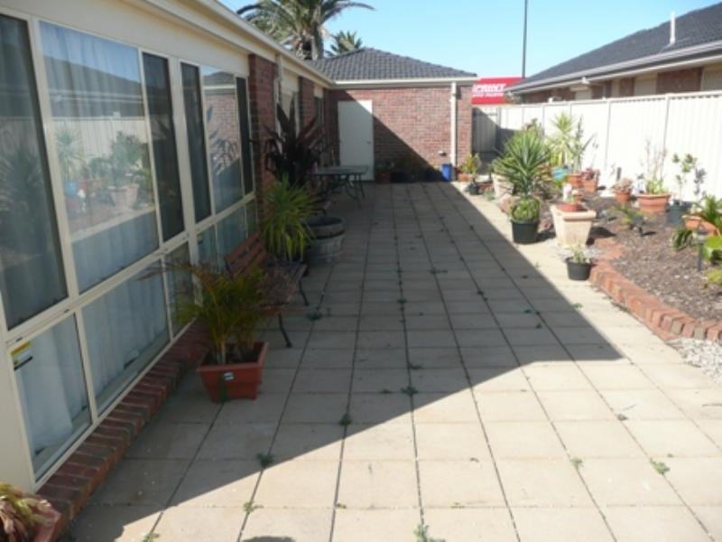 1 Kingborn Road, Parafield Gardens SA 5107