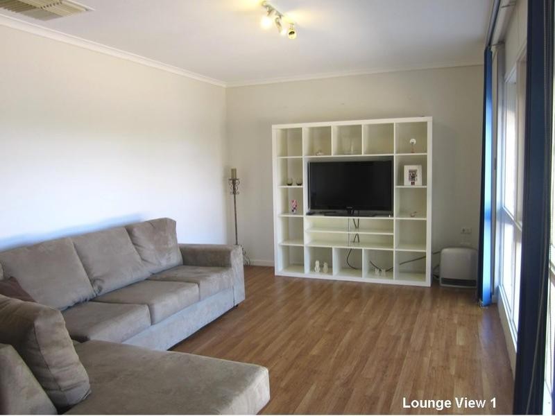 38 McKenzie Crescent, Gulfview Heights SA 5096