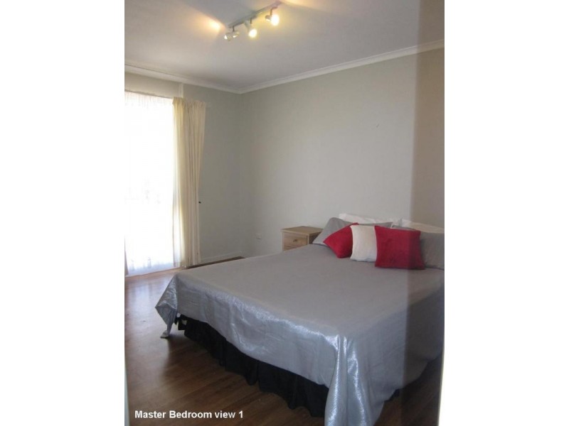 38 McKenzie Crescent, Gulfview Heights SA 5096