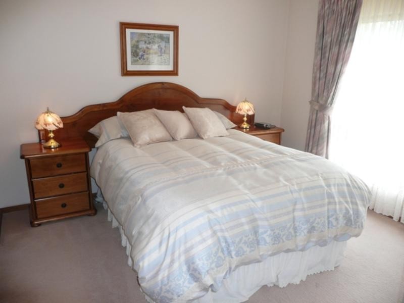 23 Greenfinch Court, Wynn Vale SA 5127