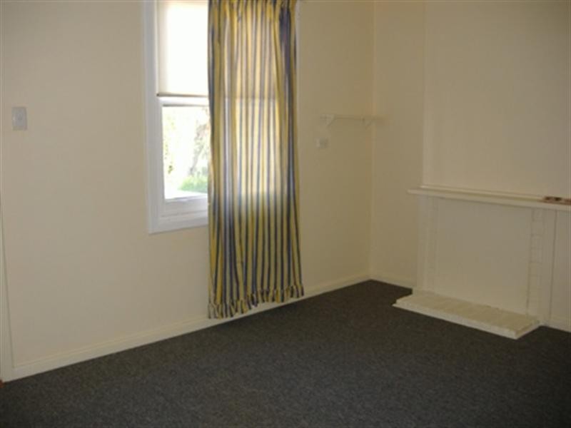 8 Griffiths Street, Elizabeth South SA 5112