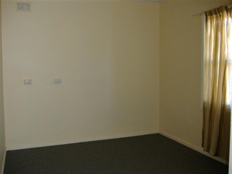 8 Griffiths Street, Elizabeth South SA 5112