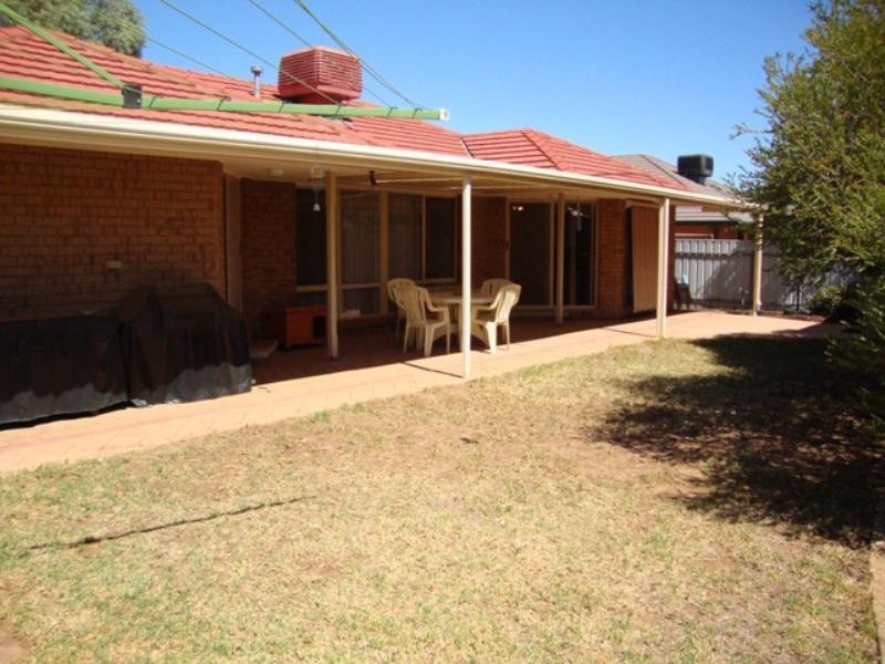 9 Holmeswood Court, Para Hills West SA 5096