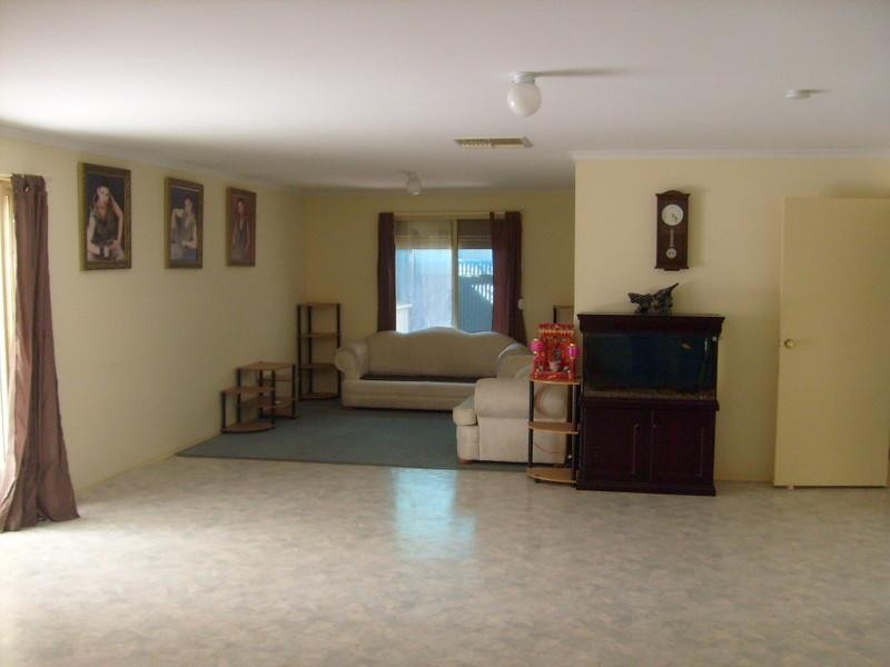 323 Burton Road, Burton SA 5110