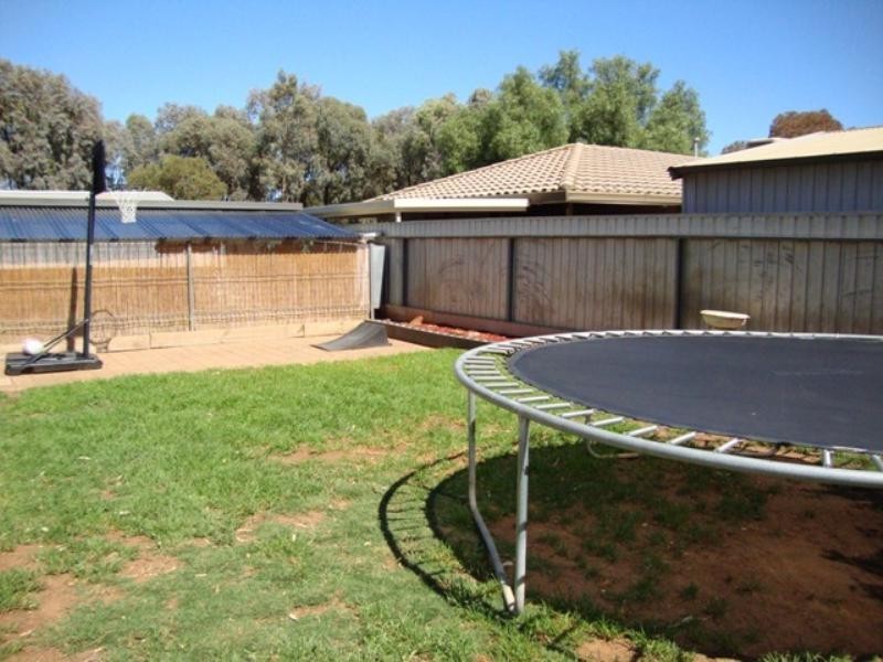 2 Fairbanks Drive, Paralowie SA 5108