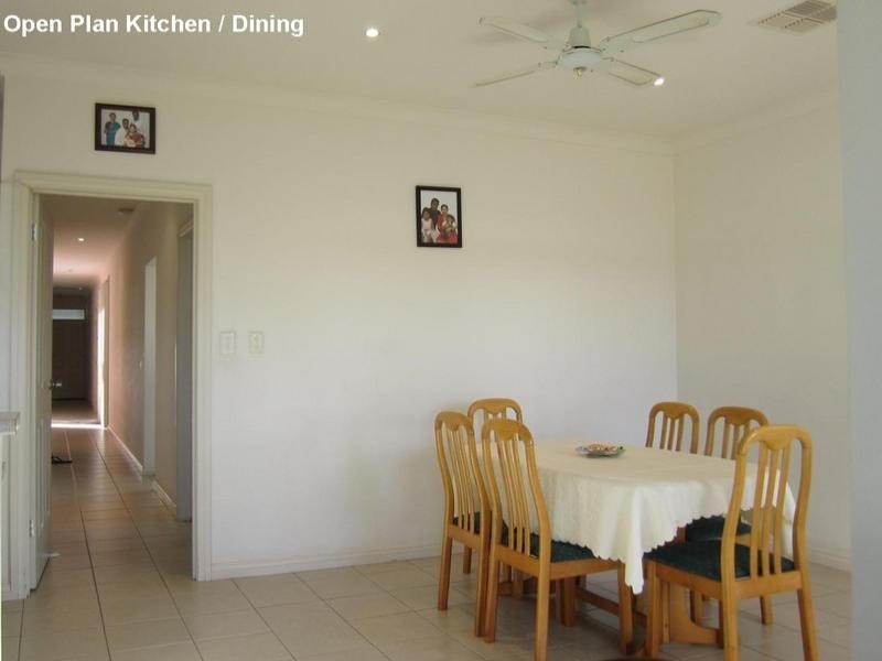 11 Barkuna Avenue, Mitchell Park SA 5043