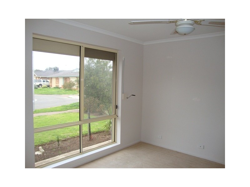 16 Claxton Way, Burton SA 5110