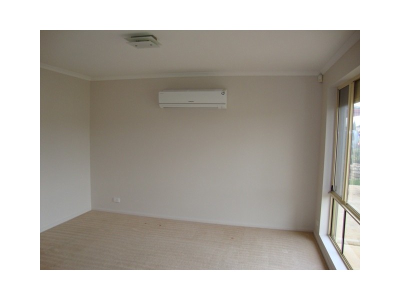 16 Claxton Way, Burton SA 5110