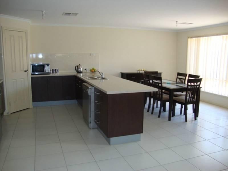 20 Rochester Drive, Salisbury Heights SA 5109