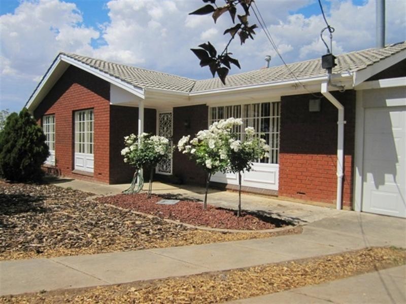 13 Sea View Road, Para Hills SA 5096