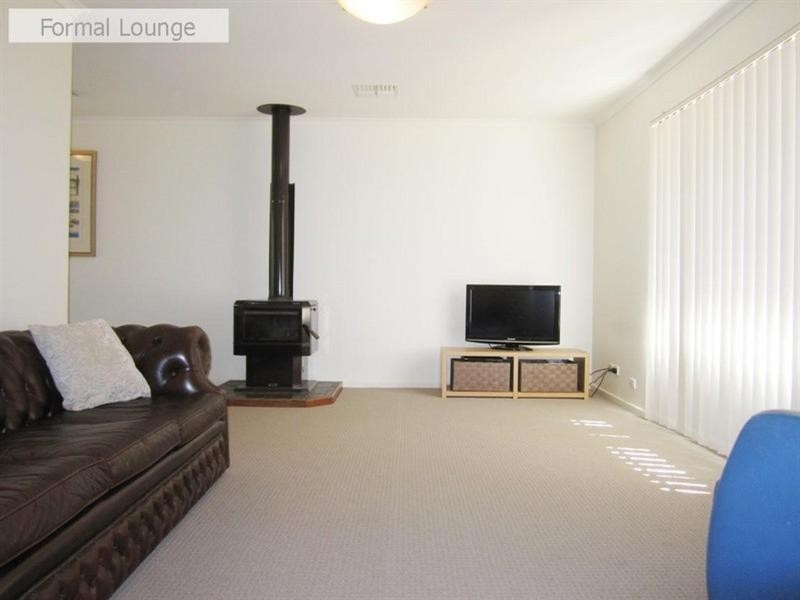 13 Sea View Road, Para Hills SA 5096