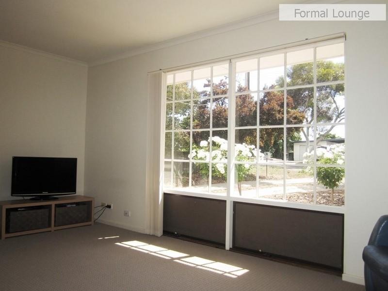 13 Sea View Road, Para Hills SA 5096