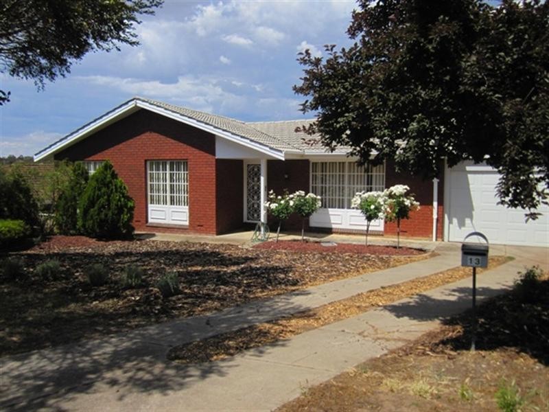 13 Sea View Road, Para Hills SA 5096