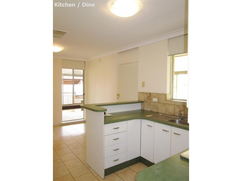 5 Phillip Avenue, Morphett Vale SA 5162