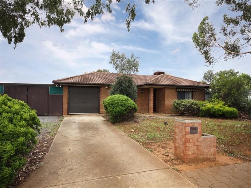 37 Janine Drive, Burton SA 5110