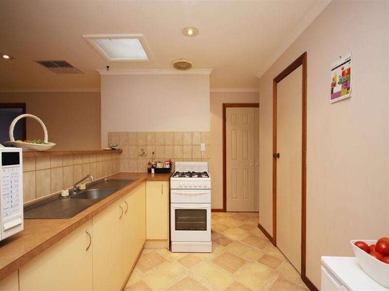 37 Janine Drive, Burton SA 5110