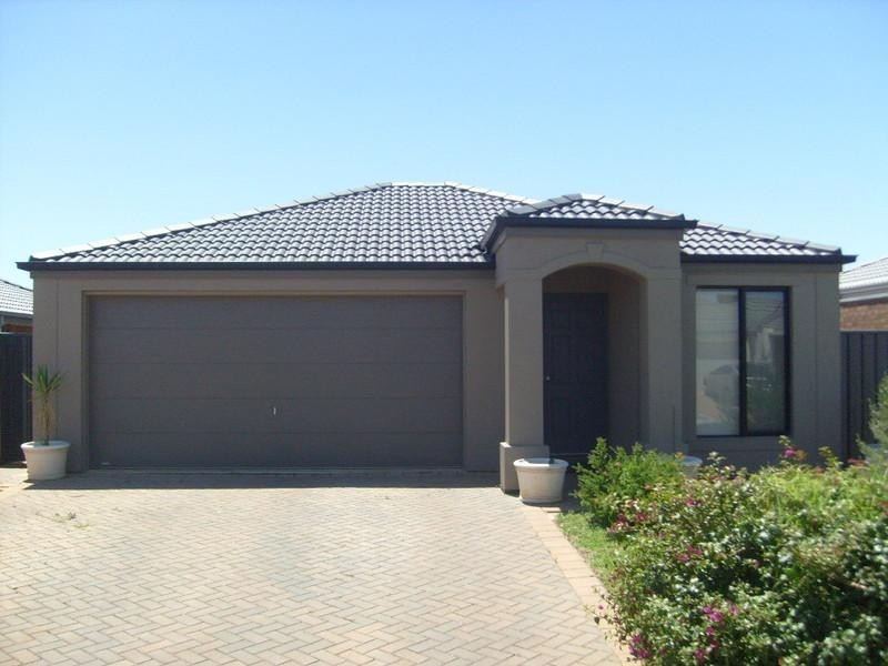 105 Lakeside Drive, Andrews Farm SA 5114