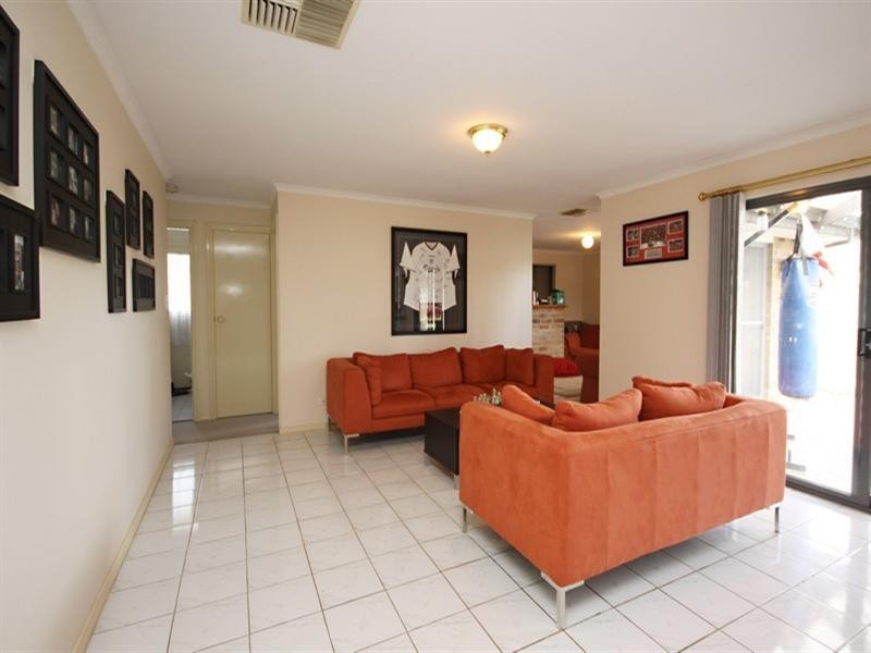 10 Chestnut Grove, Hillbank SA 5112