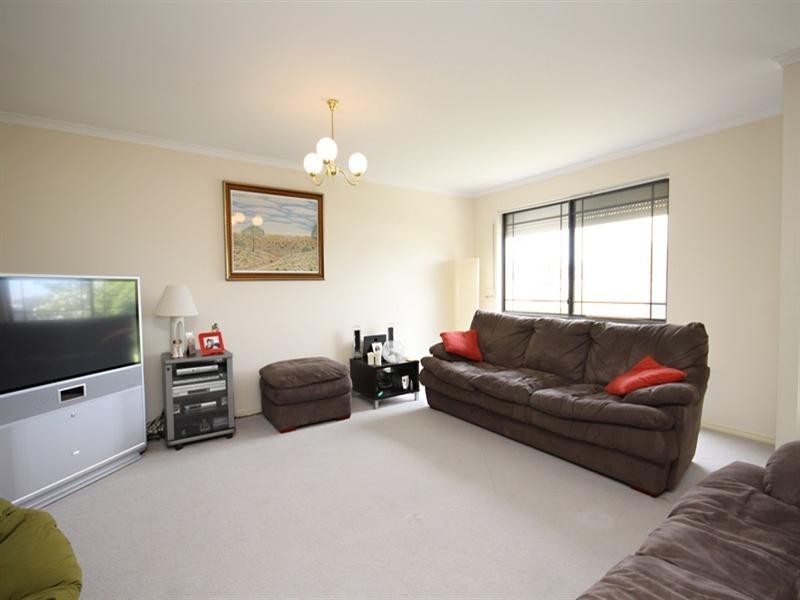 10 Chestnut Grove, Hillbank SA 5112