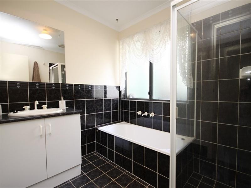 10 Chestnut Grove, Hillbank SA 5112