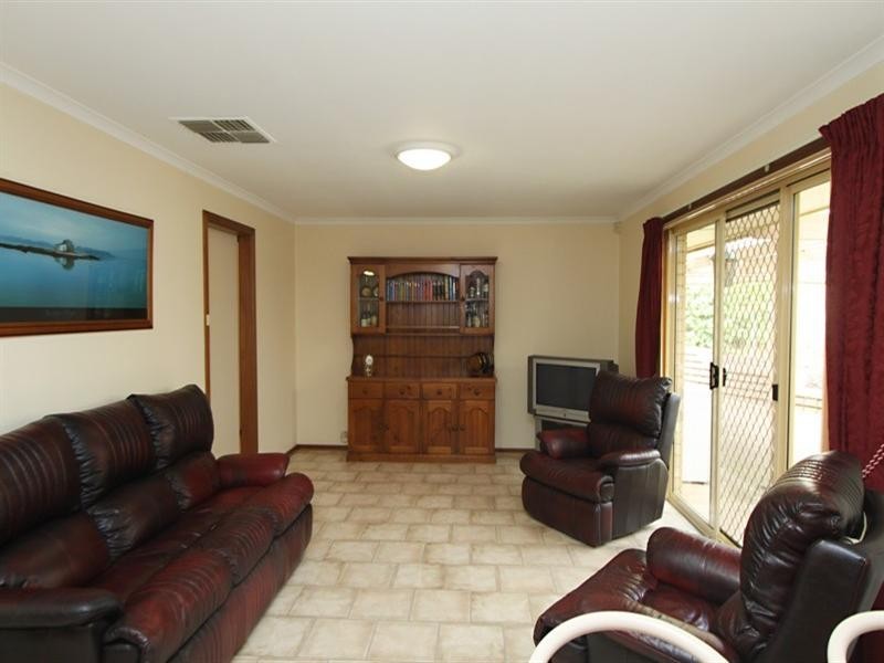 64 Highfield Drive, Hillbank SA 5112