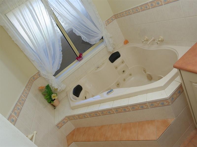 4 Canterbury Place, Burton SA 5110