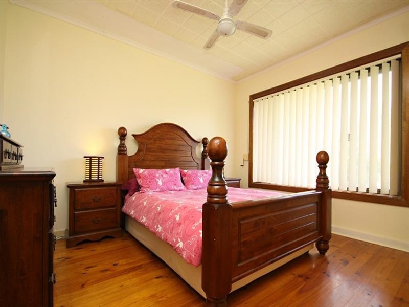 22 Milne Road, Para Hills SA 5096